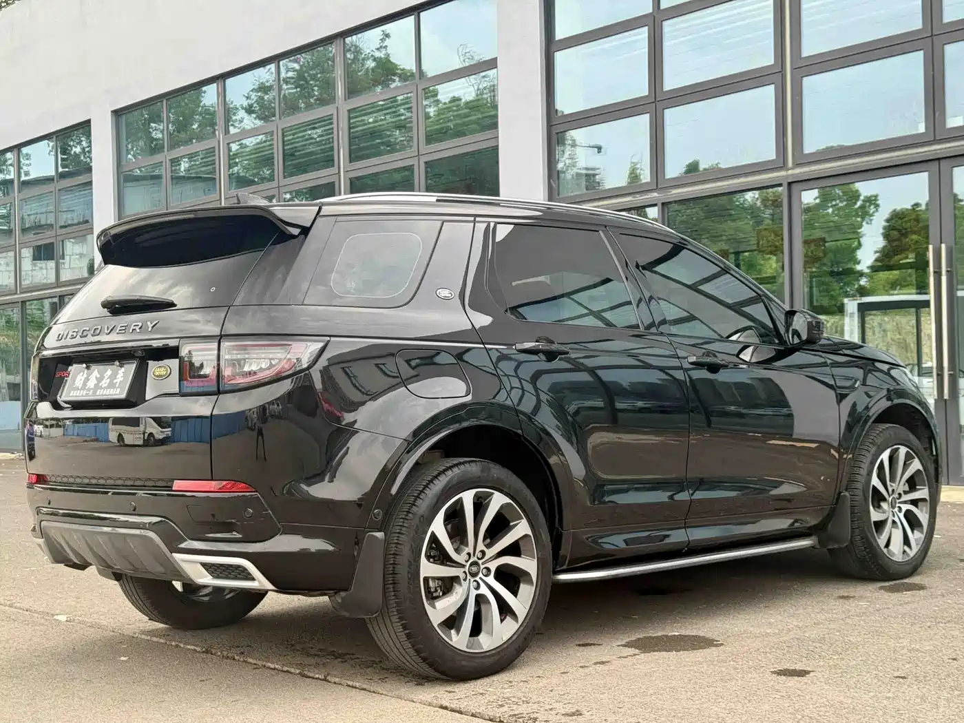 Land Rover Discovery Sport 2022 Model Facelift 249PS R-Dynamic SE Performance Tech Edition 5-seater фото 10