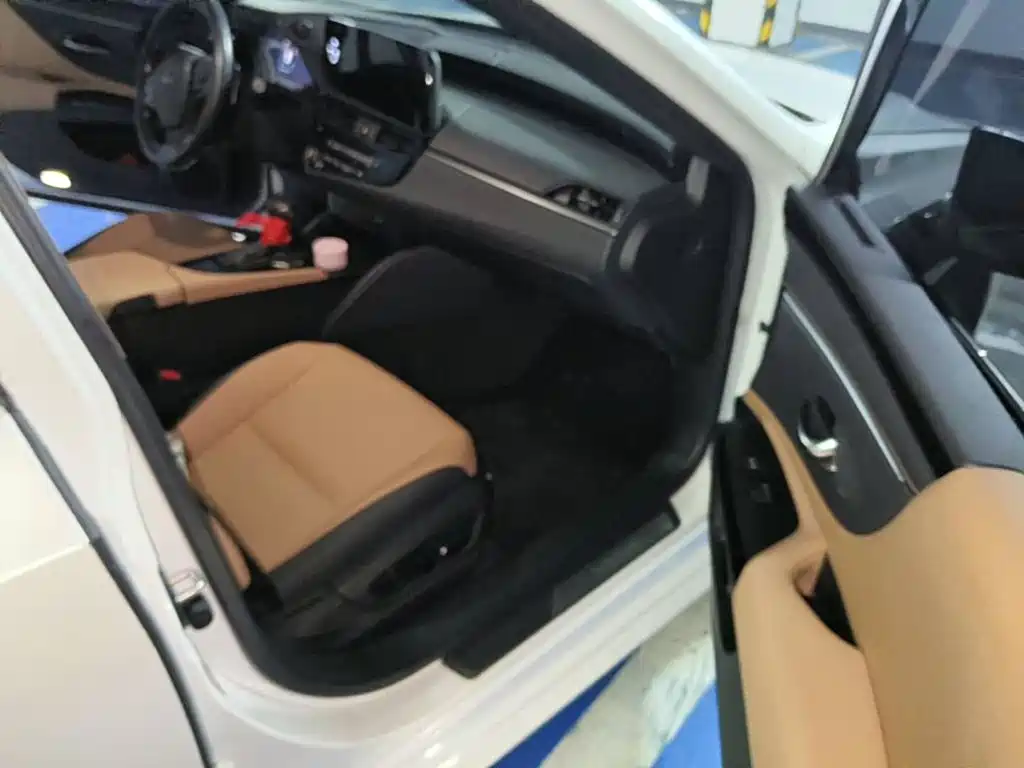 Lexus ES, миниатюра 12