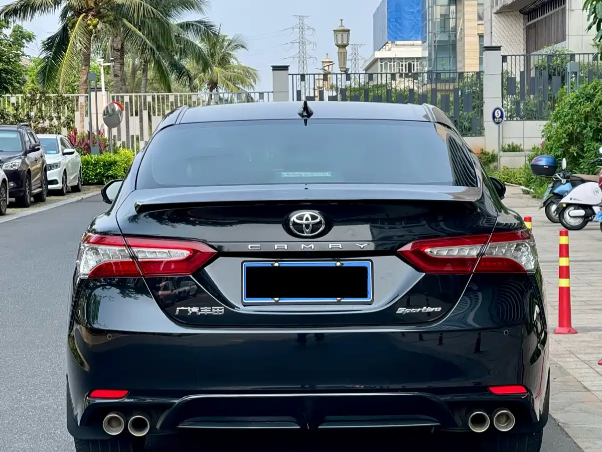 TOYOTA CAMRY