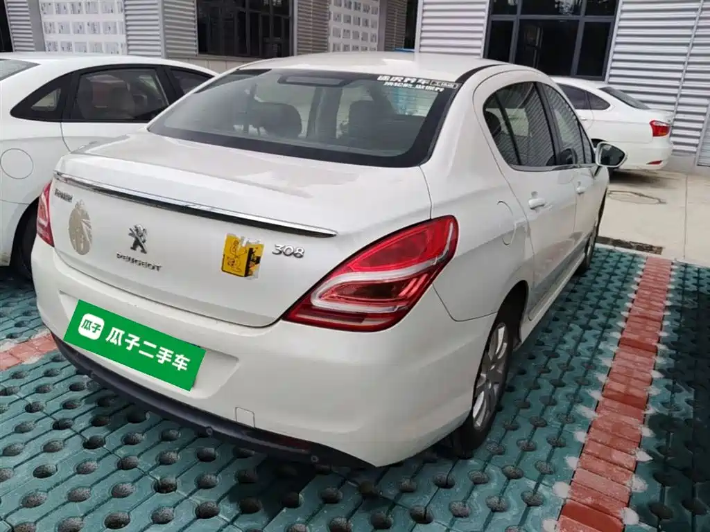Peugeot 308 2014 Model Joy Edition Classic 1.6L Automatic Trend Style фото 7
