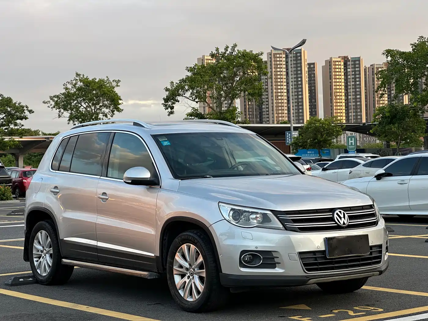 Volkswagen Tiguan 2010 2010 2.0TSI Automatic AWD Flagship Navigation