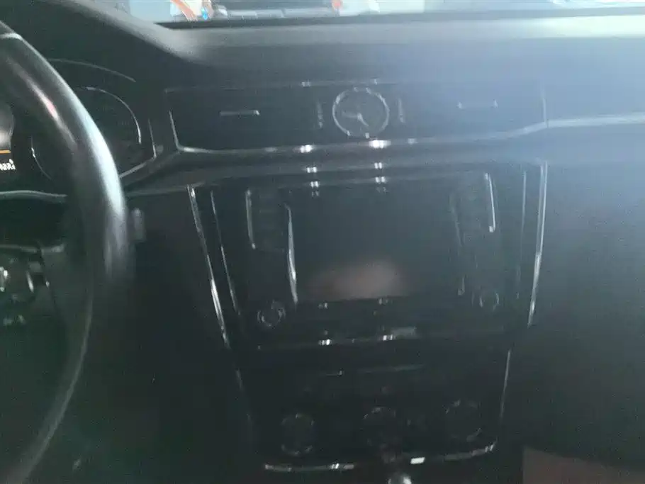 Volkswagen Passat 2016 330TSI DSG Executive Edition фото 13