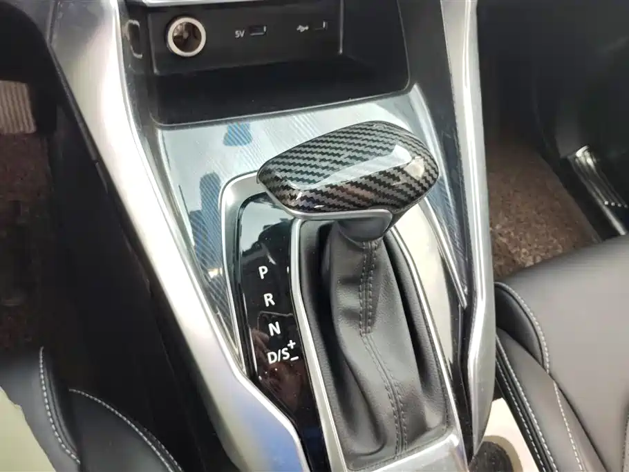SAIC Maxus Maxus G50 2019 1.5T Automatic Luxury Edition China VI фото 16