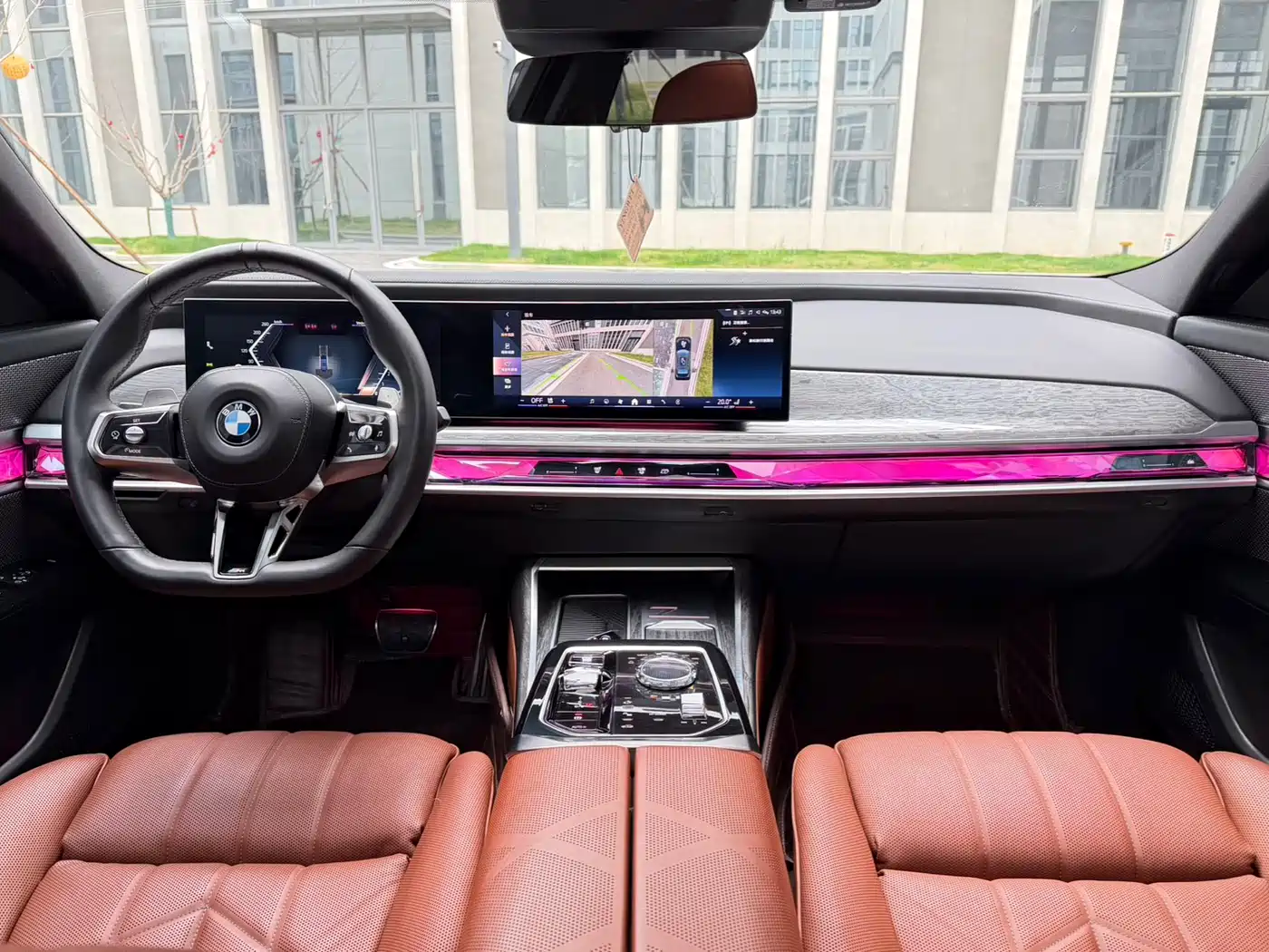 BMW 7 Series 2023 740Li Exclusive M Sport Package фото 8