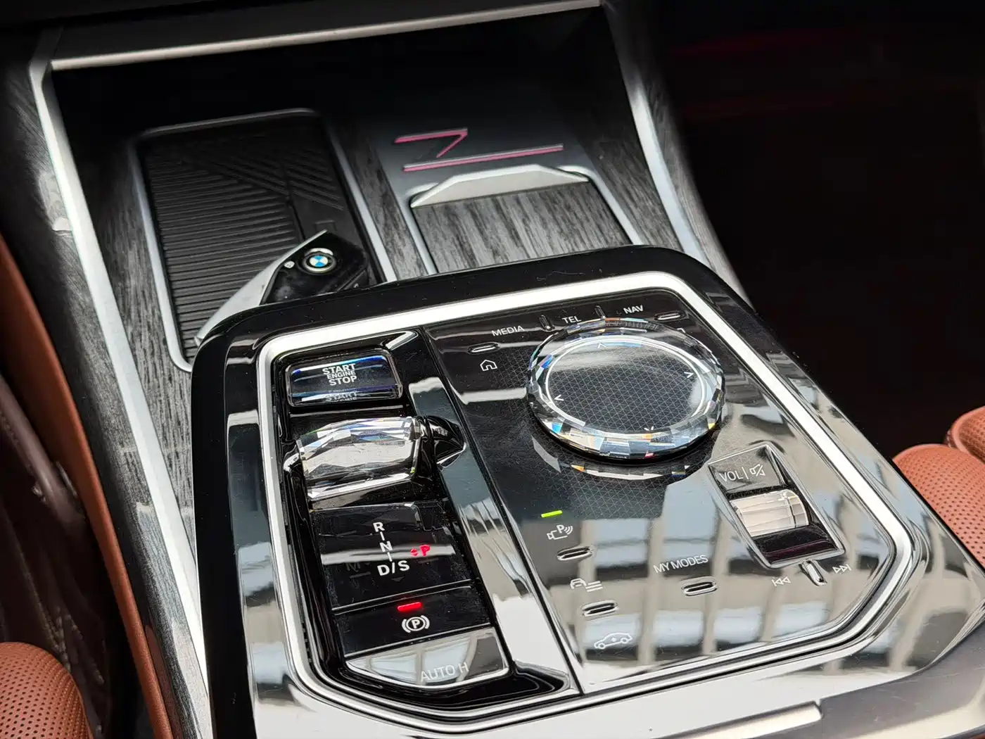 BMW 7 Series 2023 740Li Exclusive M Sport Package фото 10