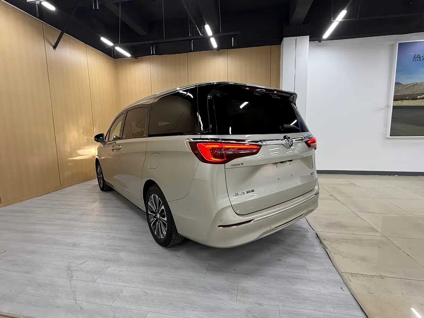 Buick GL8 2022 ES Landmark 653T Flagship фото 15