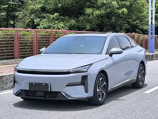  Geely Galaxy Galaxy L6 2024 125km PLUS Soaring Dragon Edition