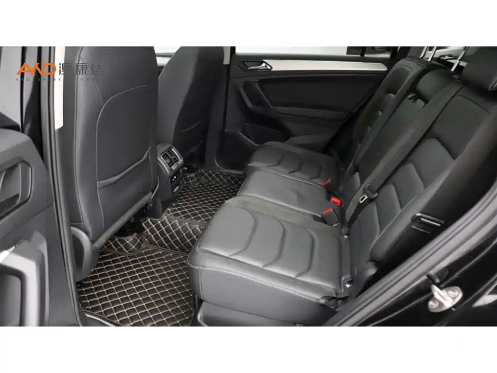 Фото 7 - Volkswagen Tiguan L