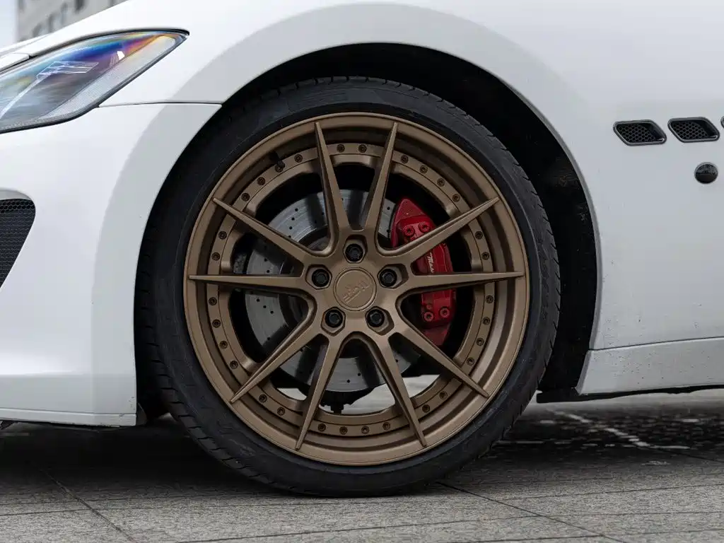 Photo 8 - Maserati GranTurismo