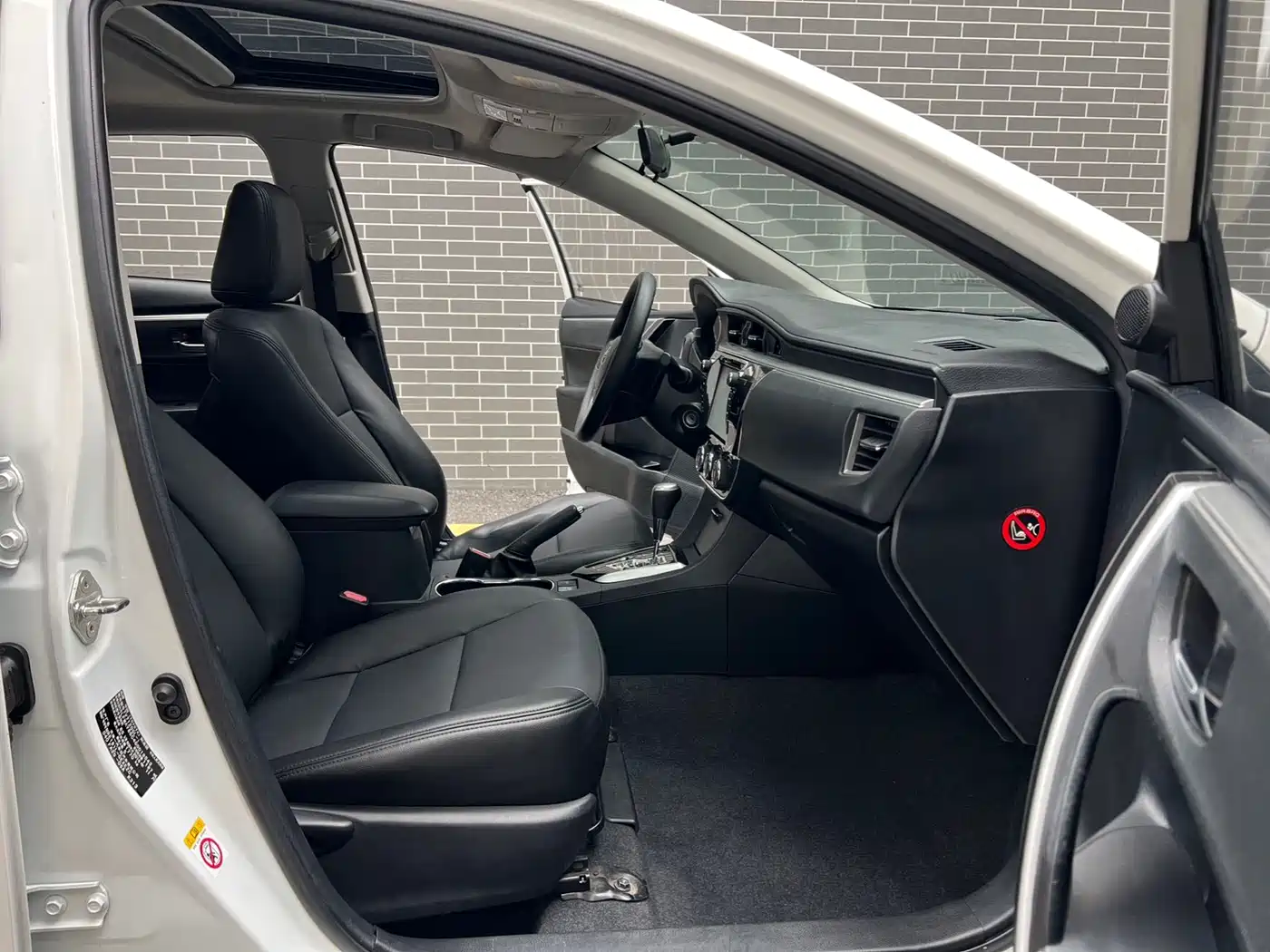 Toyota Corolla 2017 1.2T CVT GL-i фото 9