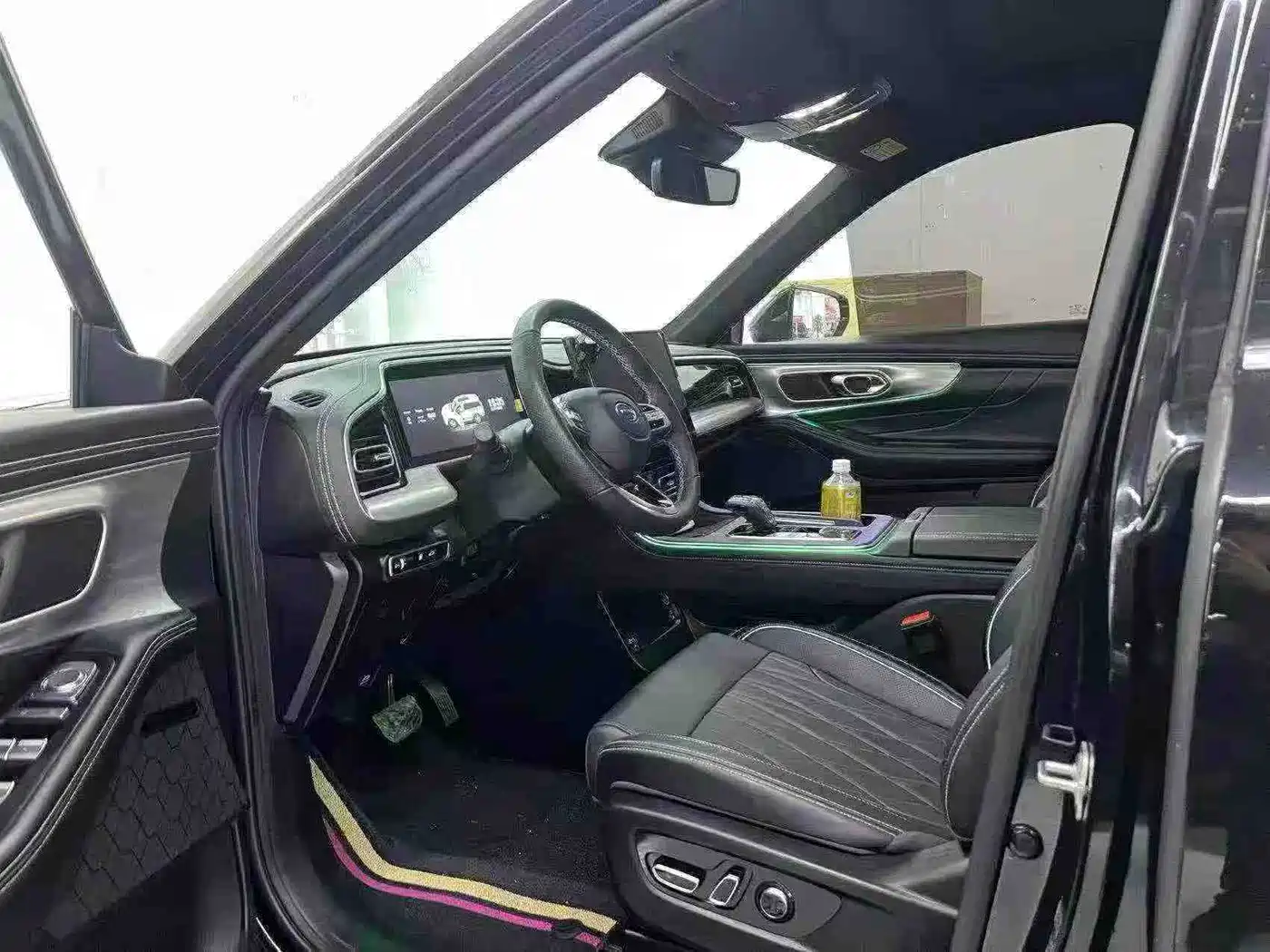 GAC Trumpchi Trumpchi GS8 2025 2025 Pilot Series 2.0TGDI 2WD Luxury Edition 5-seater