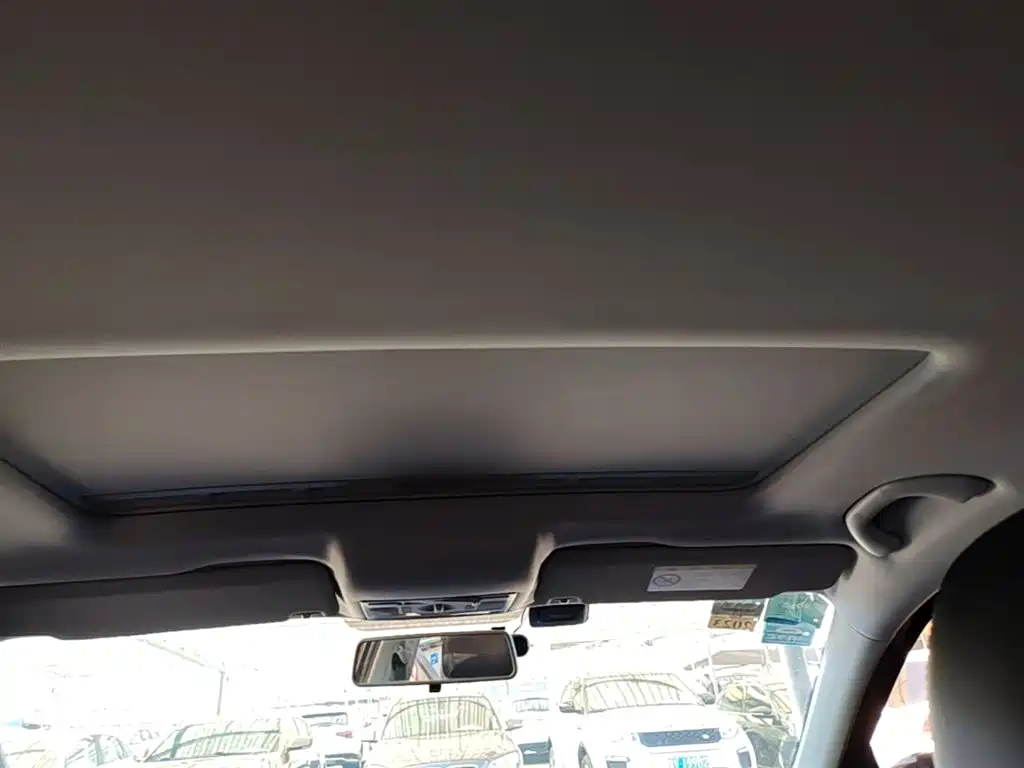 Volkswagen Santana 2015 1.6L Manual Comfort Edition фото 14