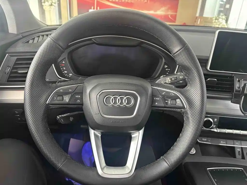 Audi Q5L 2020 Facelift 40 TFSI Honor Fashion фото 11