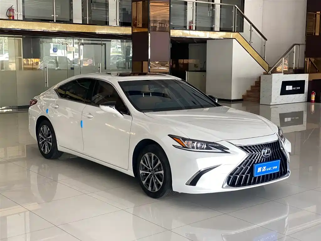 Lexus ES 2023 200 Excellence Edition фото 3