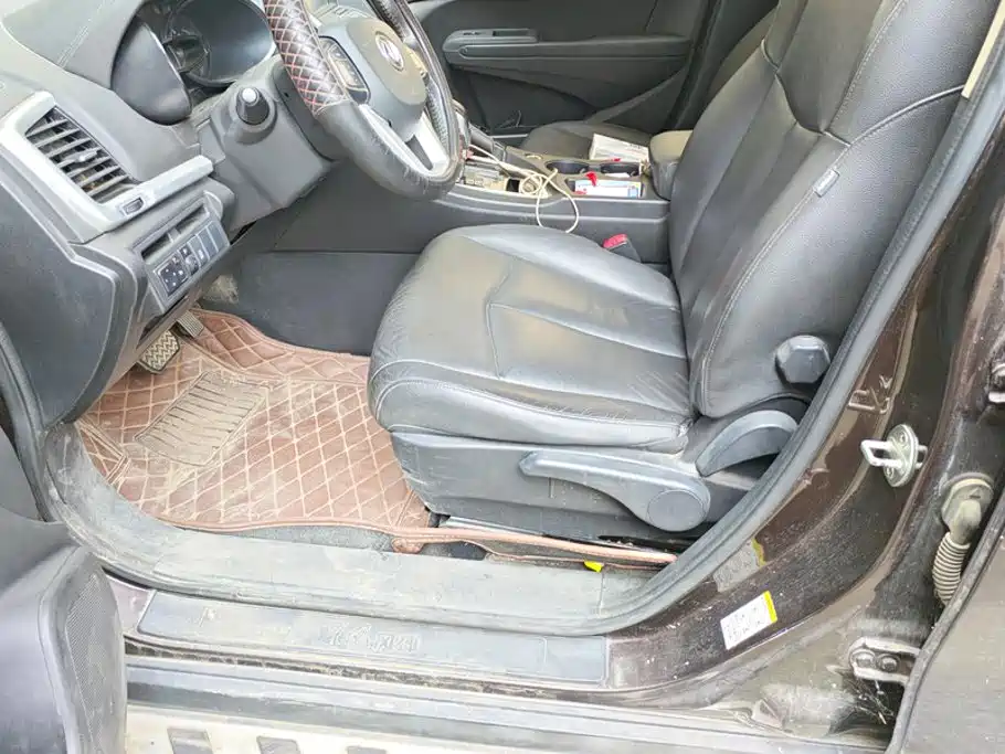 Dongfeng Aeolus Dongfeng Fengshen AX7 2015 2015 2.0L Automatic Smart Ease