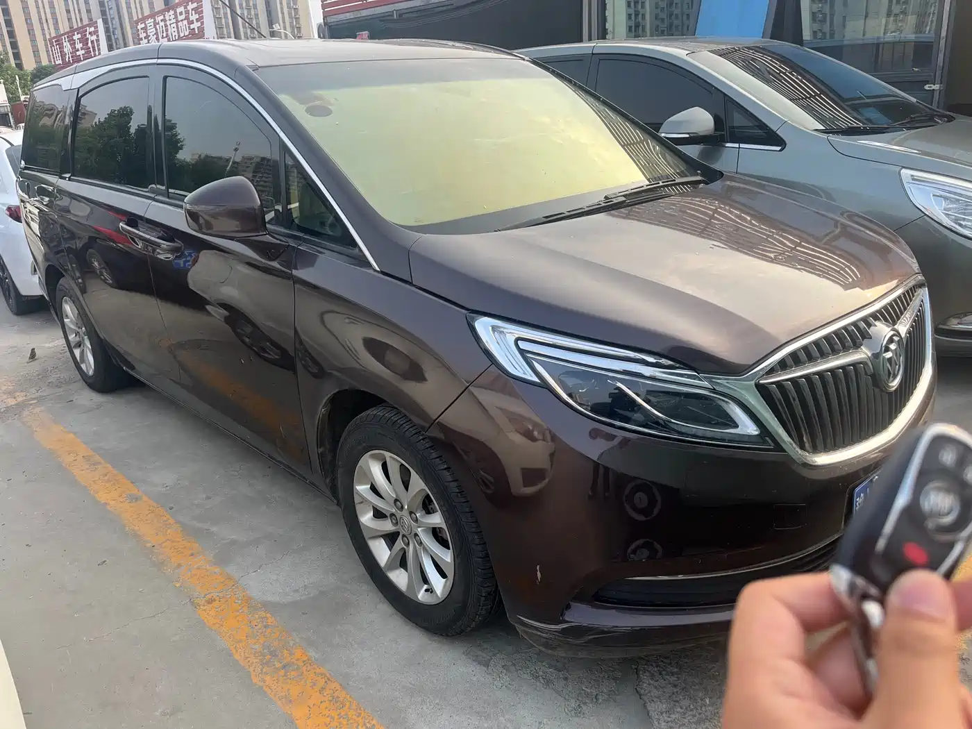 Buick GL8 2017 ES 28T Premium China V фото 2
