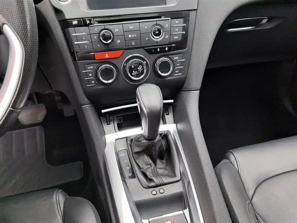 DS 6 2018 2017 1.6T THP160 Premium Edition