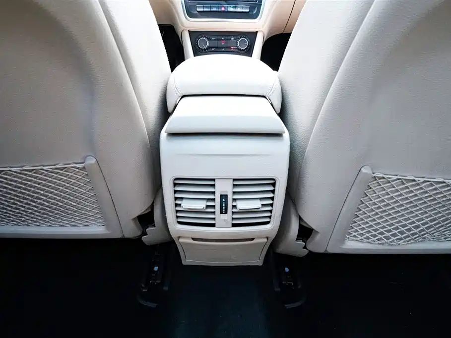 Mercedes-Benz GLA 2016 GLA 200 Dynamic фото 16
