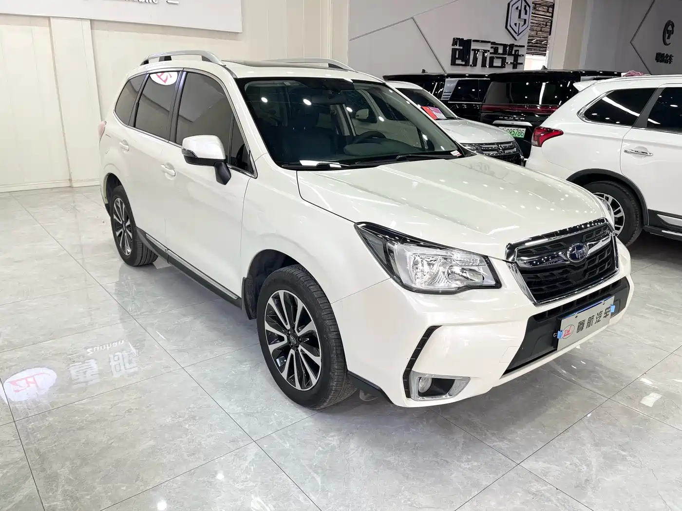 Subaru Forester 2016 2.0i Fashion Navigation Edition фото 10
