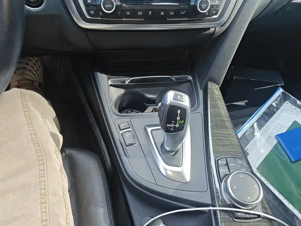 BMW 3 Series GT 2014 320i Design Package фото 7