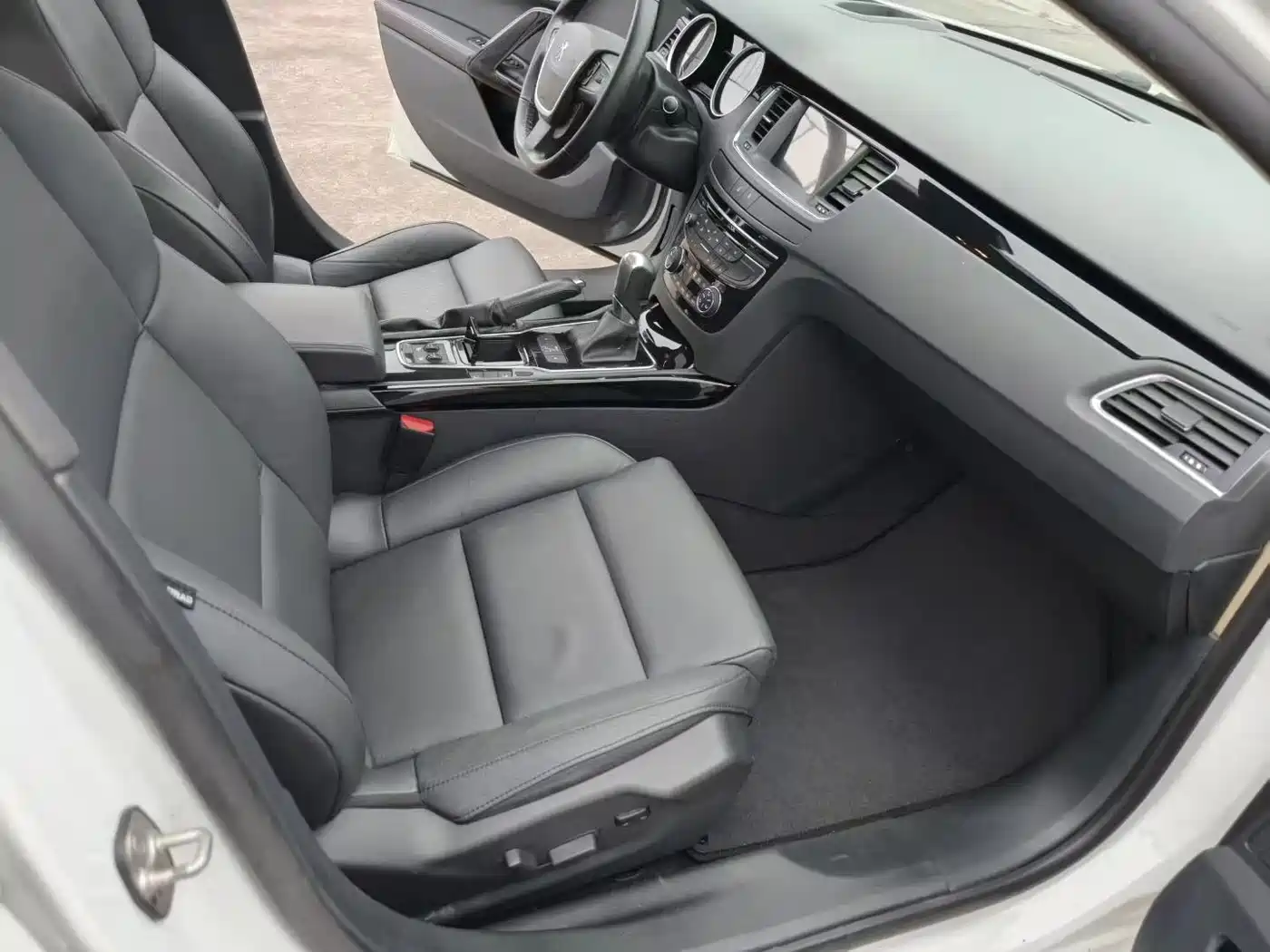 Peugeot 508 2013 2.3L 2nd Anniversary Auto Flagship Edition фото 7
