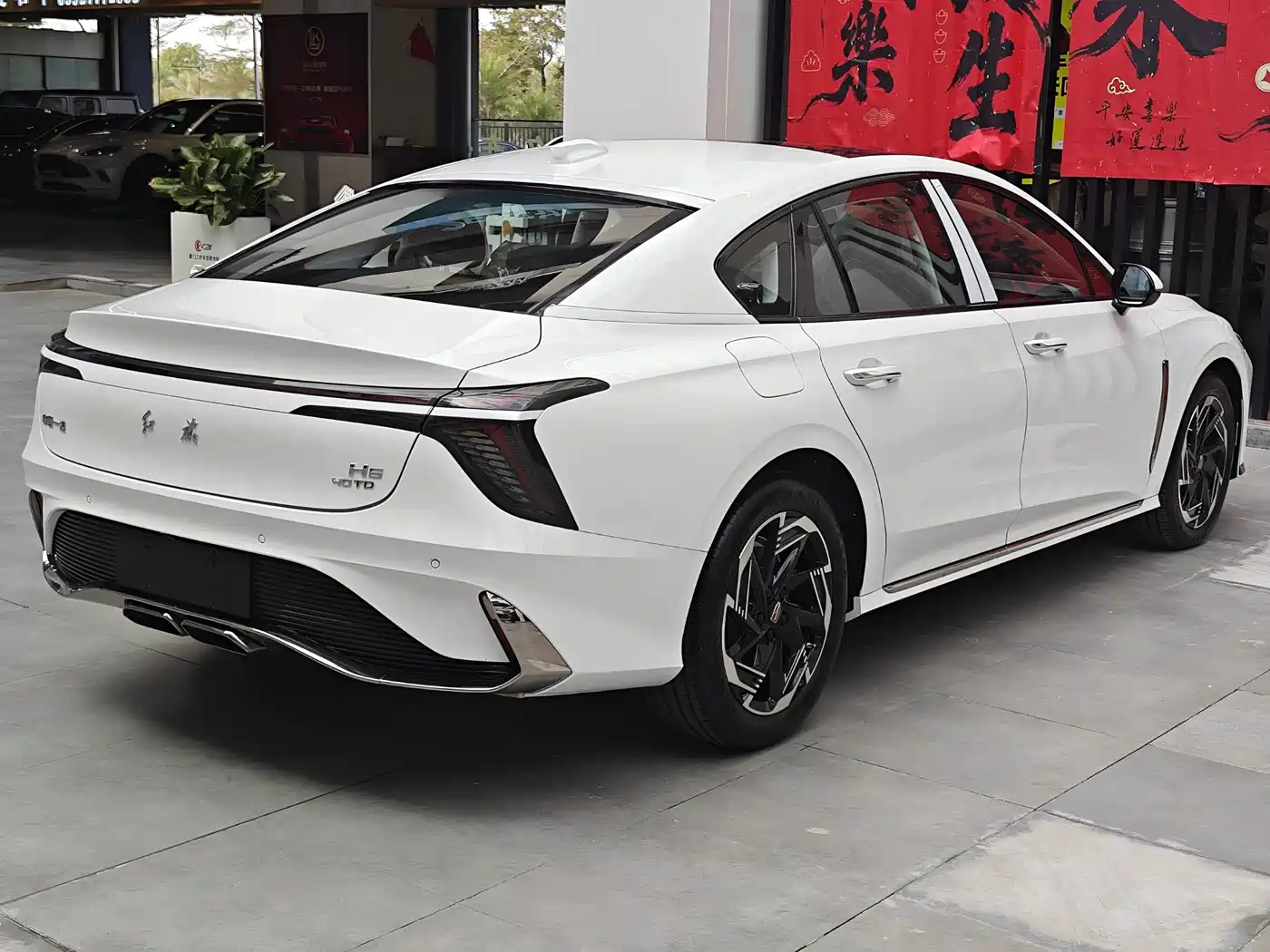 Hongqi H6 2023 2.0T Elegance Edition фото 12