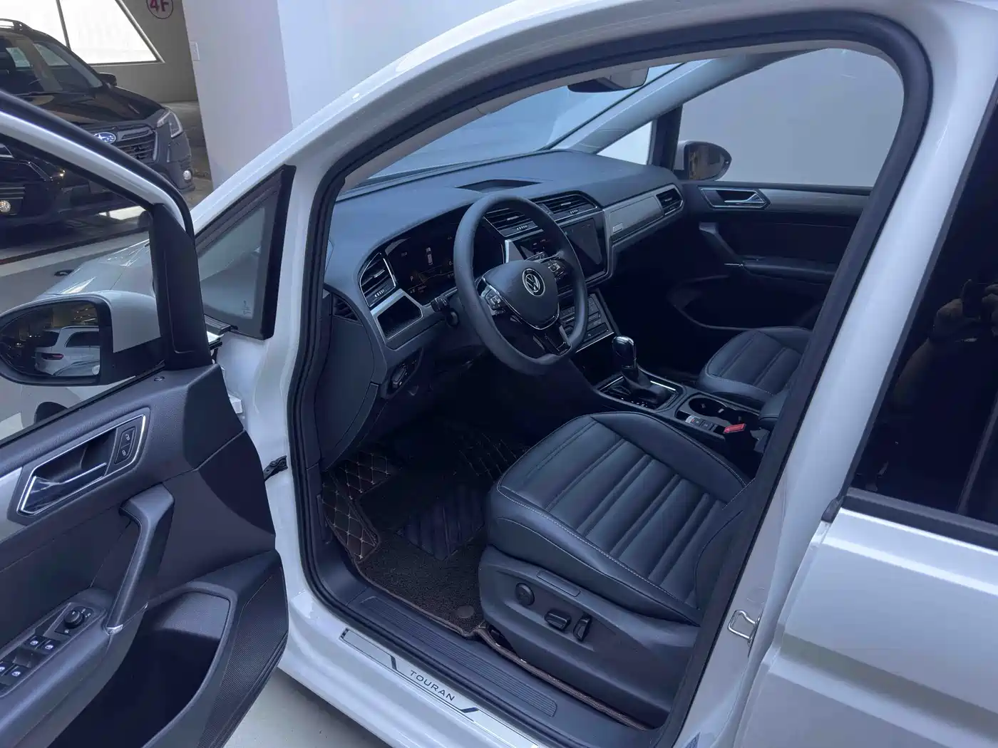 Volkswagen Touran 2023 2022 Touran L 280TSI DSG Comfort 7-seater