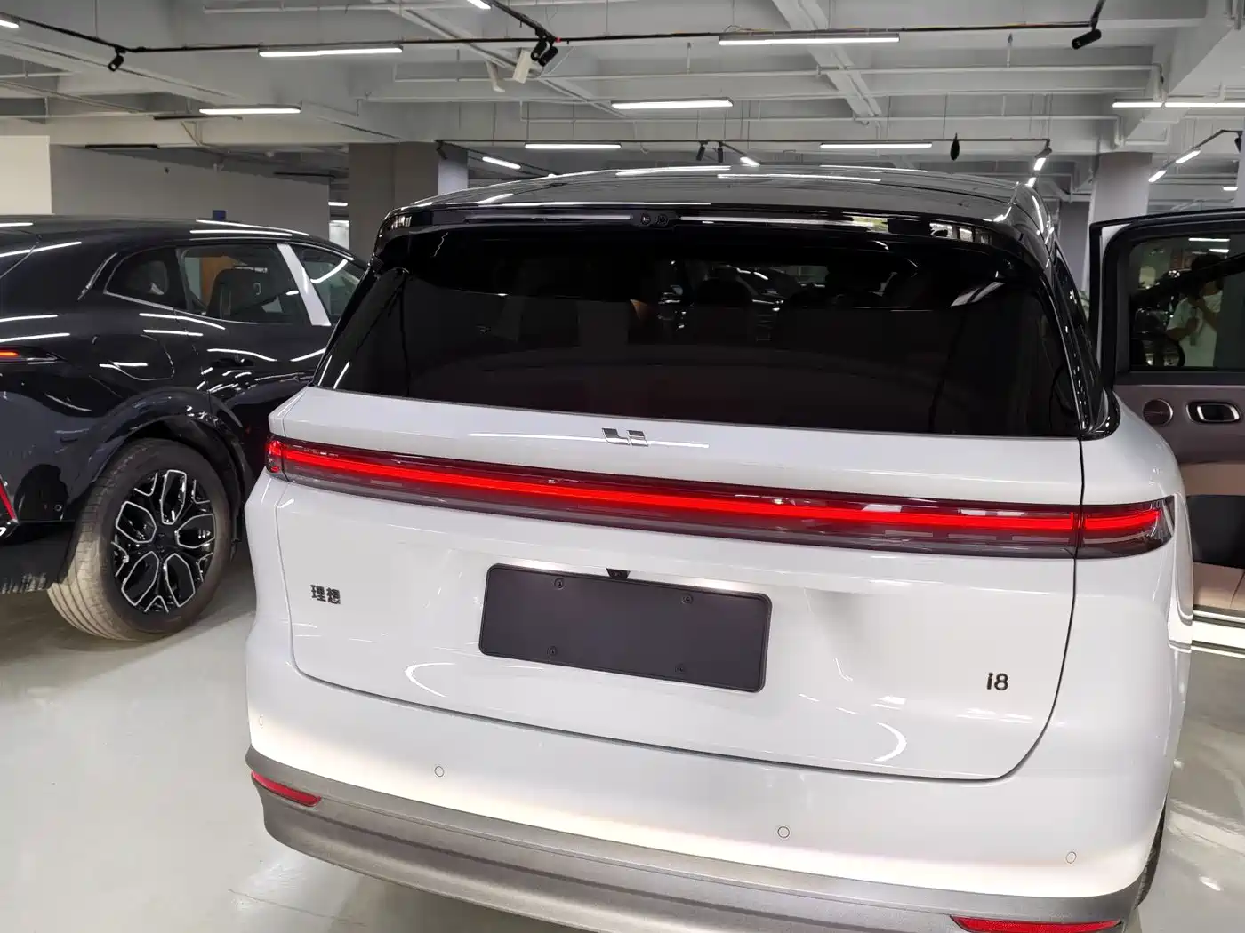 Li Auto Li i8 2026 2025 Standard Edition