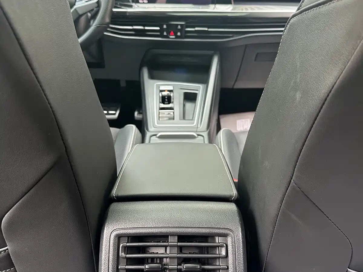 Volkswagen Golf 2023 Facelift 280TSI DSG R-Line Lite фото 10