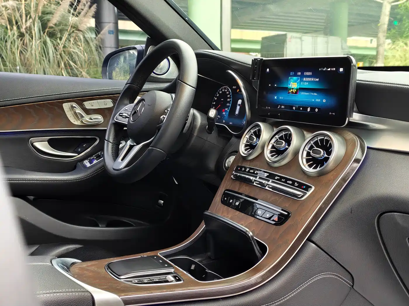 Mercedes-Benz GLC 2020 Facelift GLC 300 L 4MATIC Dynamic фото 17