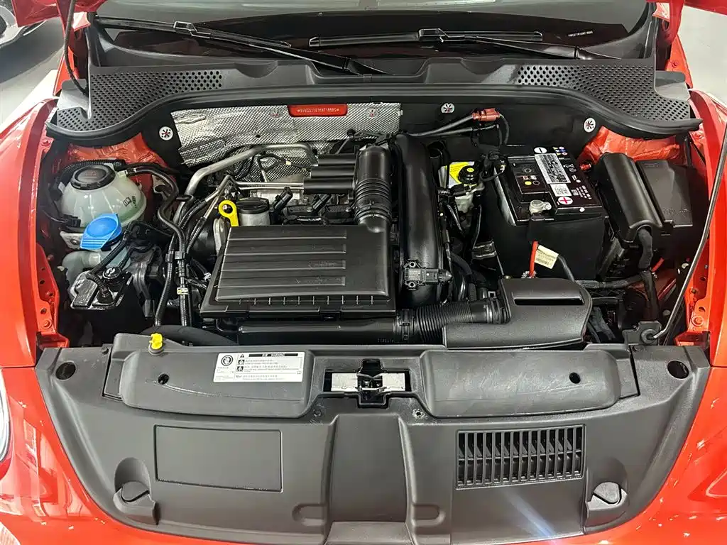 Volkswagen Beetle 2018 180TSI Easy Joy Edition фото 8
