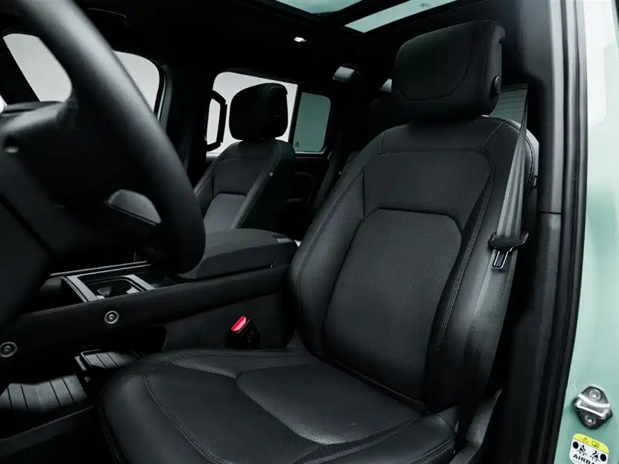 Land Rover Defender 2023 110 3.0T P400 75th Anniversary Legend Edition фото 12