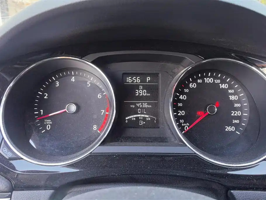 Volkswagen Sagitar 2018 1.6L Automatic Comfort фото 14