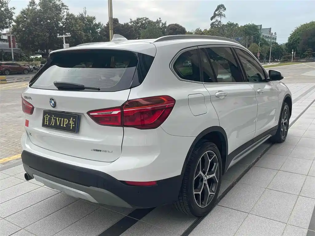 BMW X1 2019 sDrive18Li Premium Model фото 6