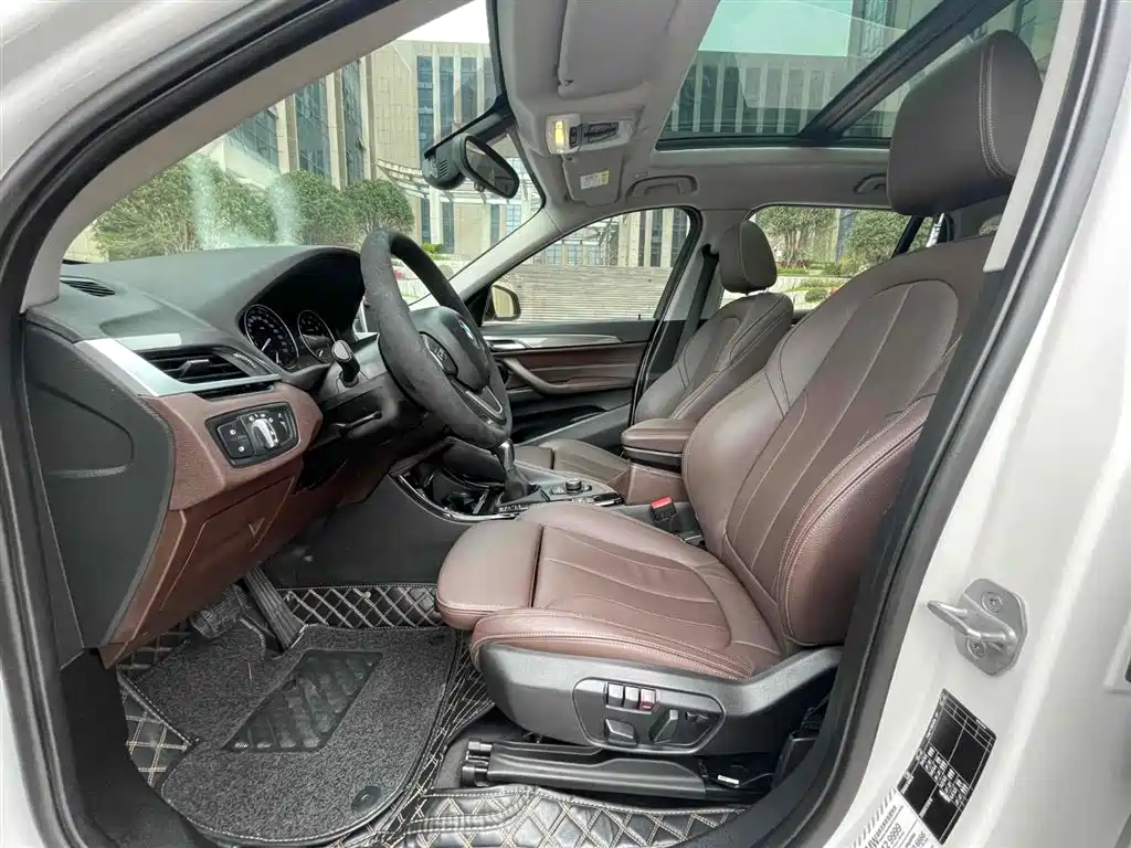 BMW X1 2019 sDrive18Li Premium Model фото 10