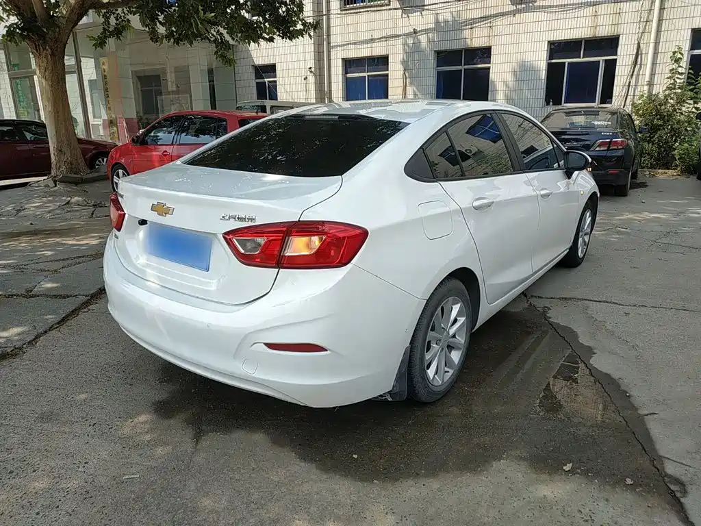 Chevrolet Cruze 2018 2018 320 Automatic Pioneer Sunroof Edition