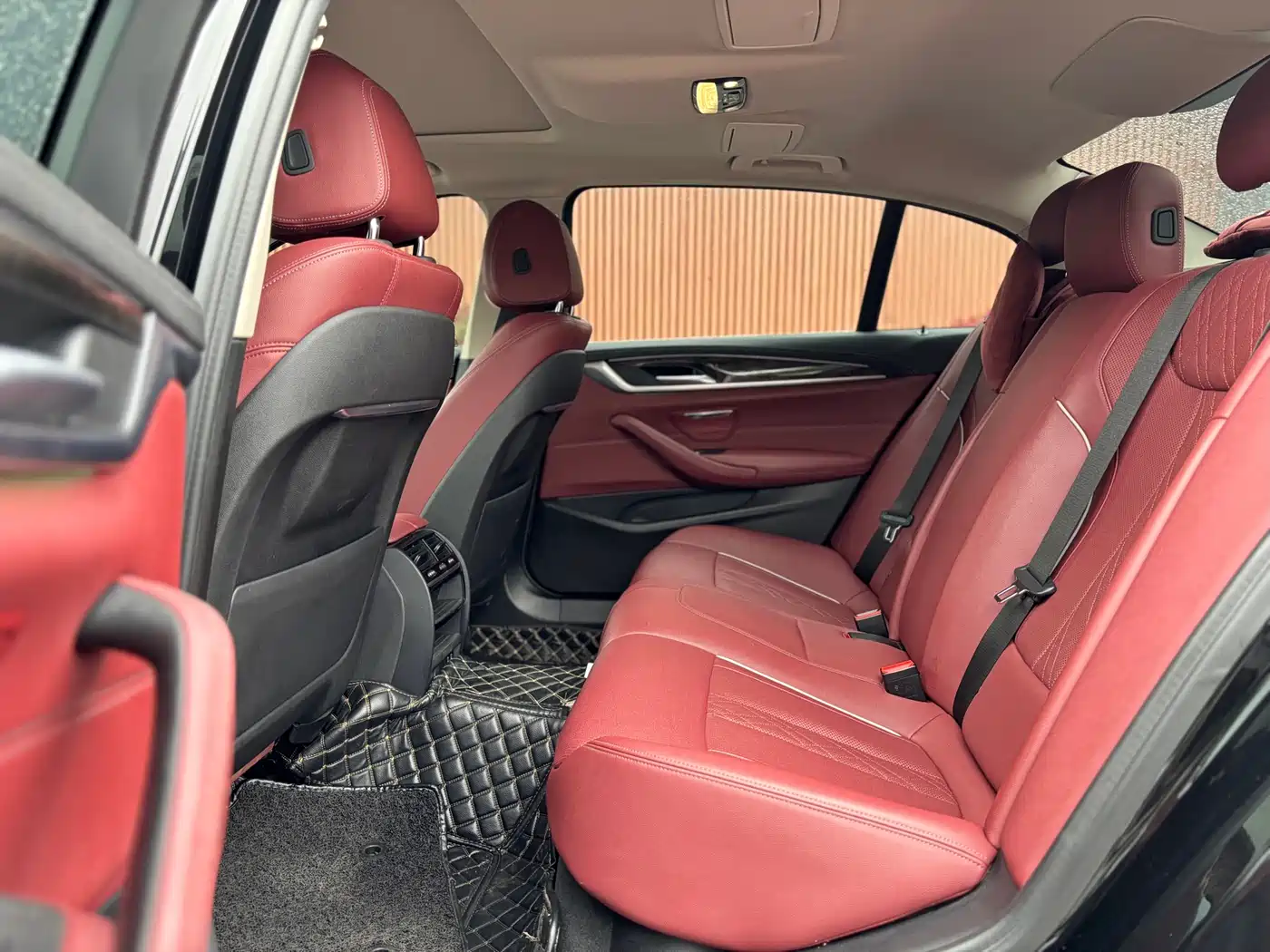 BMW 5 Series 2021 525Li M Sport Package фото 10