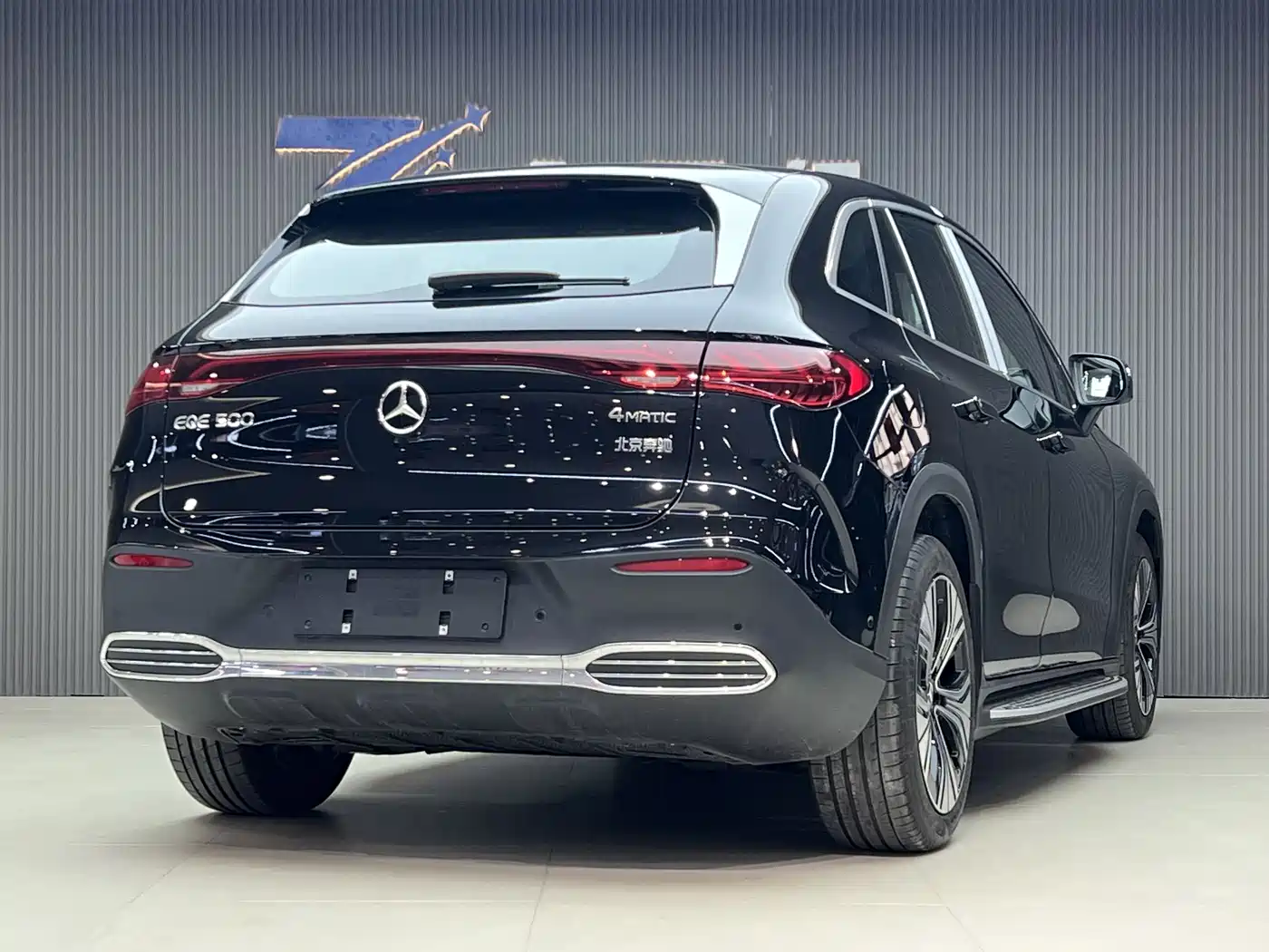 MERCEDES-BENZ EQE SUV