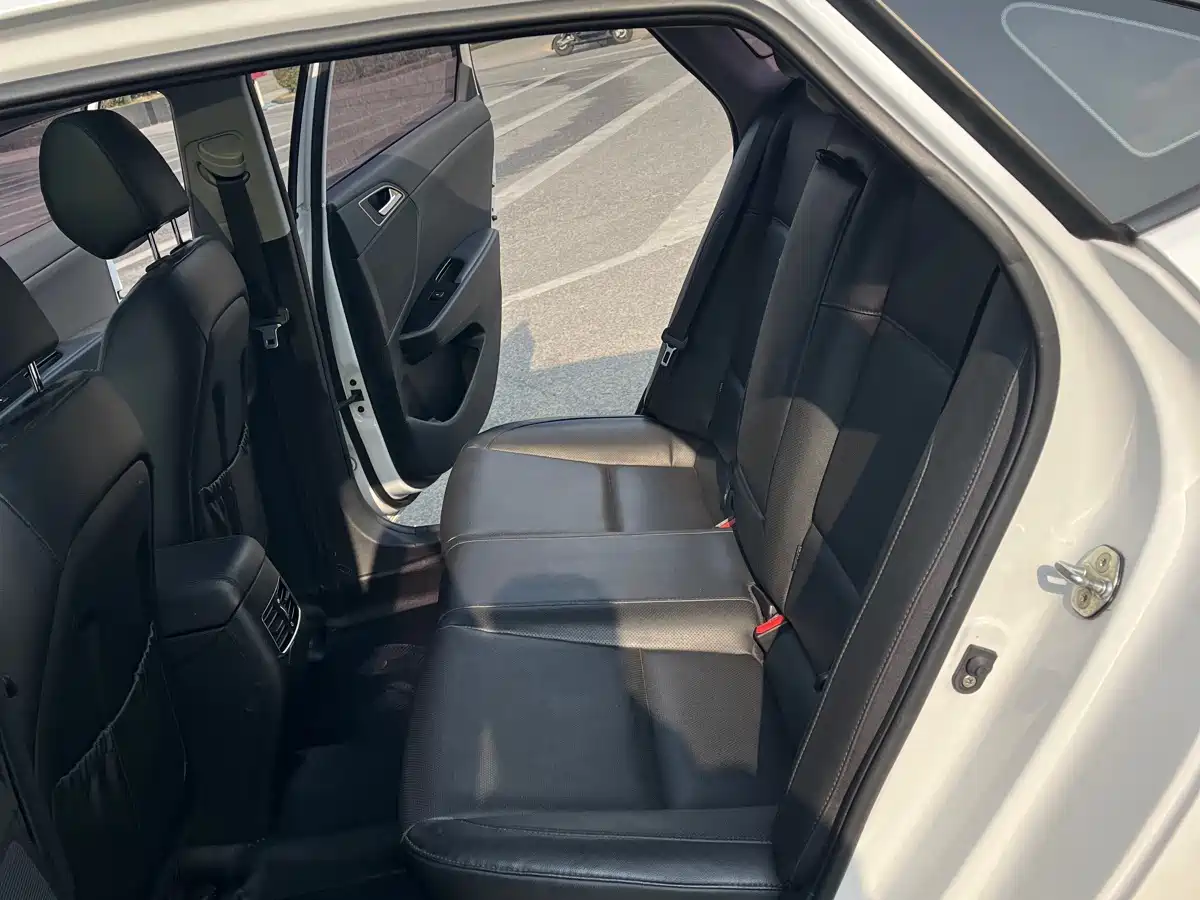 Hyundai Mistra 2014 1.8L Auto Premium DLX фото 9