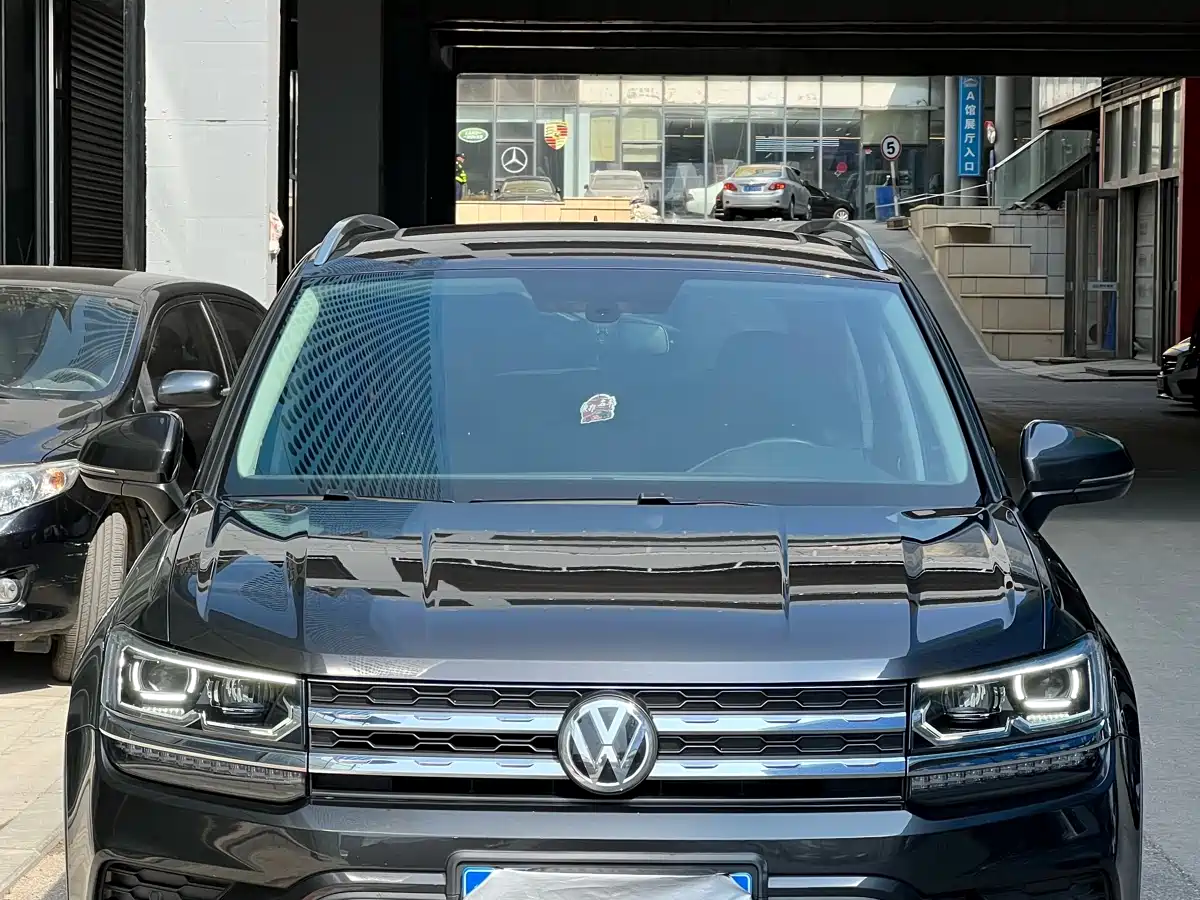VOLKSWAGEN TUYUE