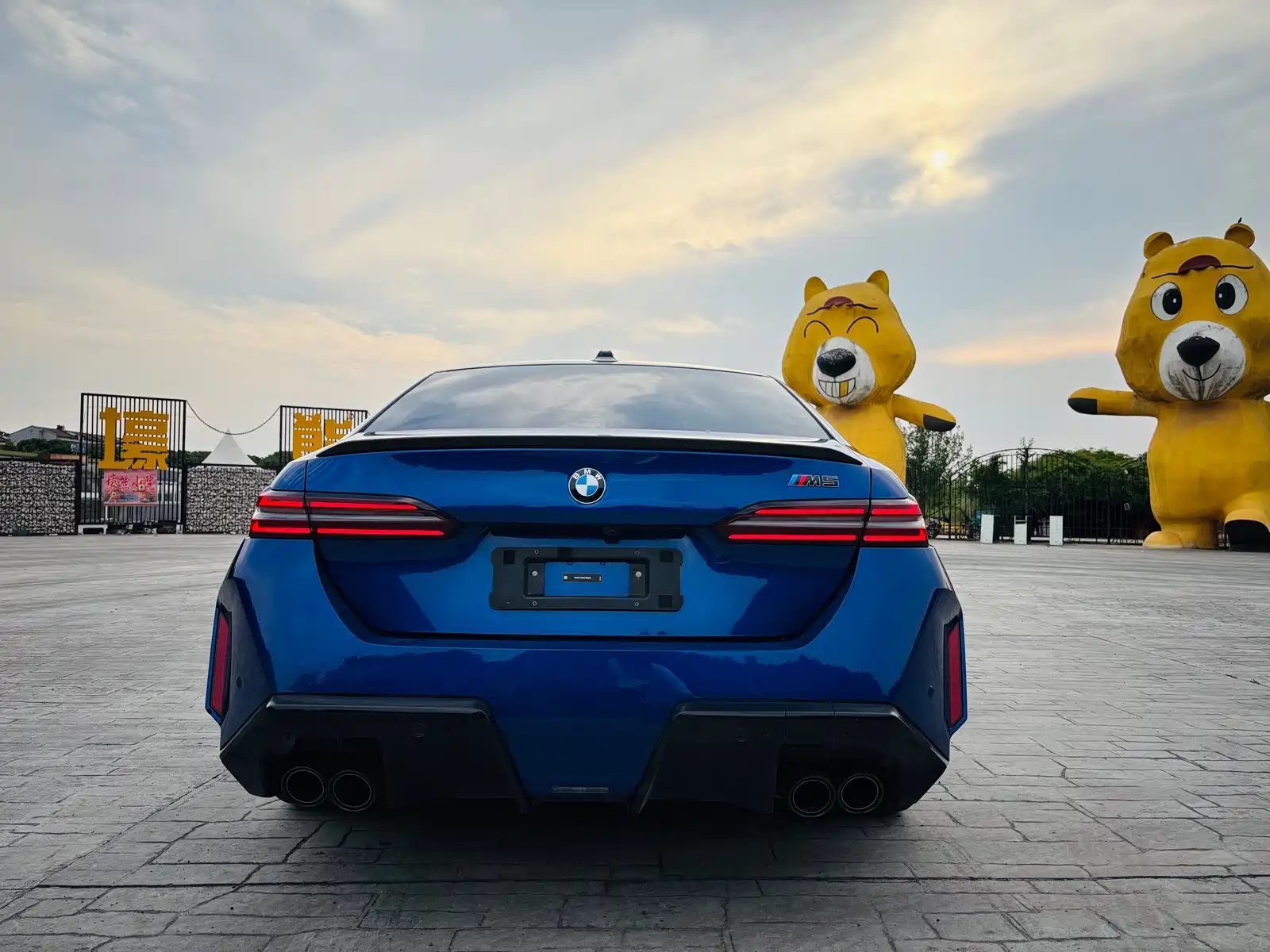 Фото 6 - BMW M5 New Energy