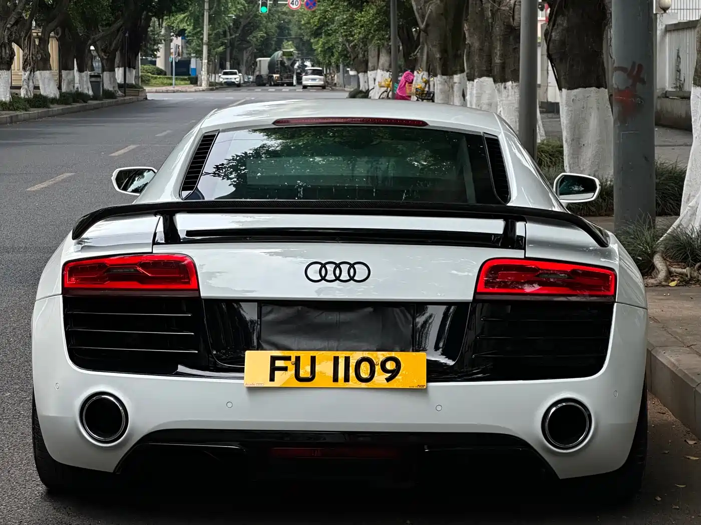 Audi R8 2014 4.2 FSI quattro фото 5