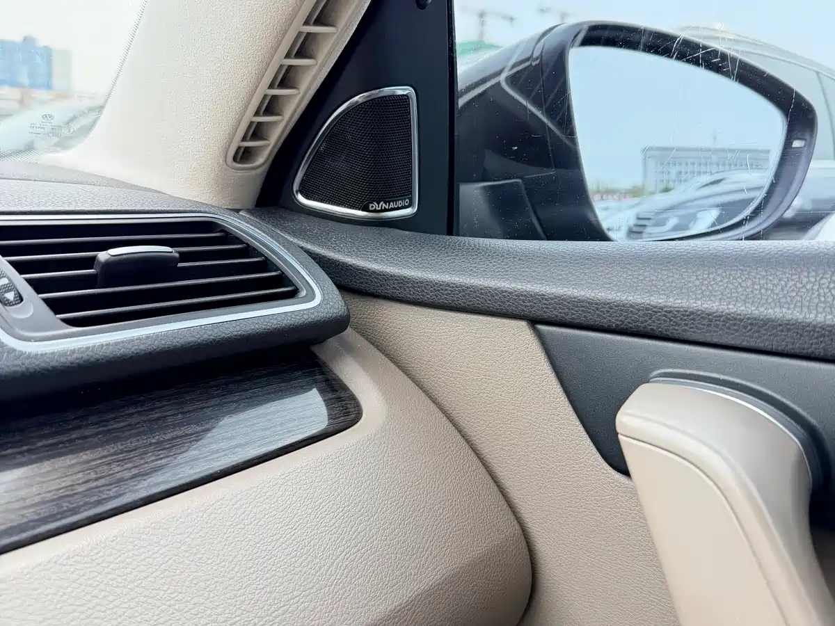 Volkswagen Magotan 2012 Facelift 2.0TSI Supreme фото 9