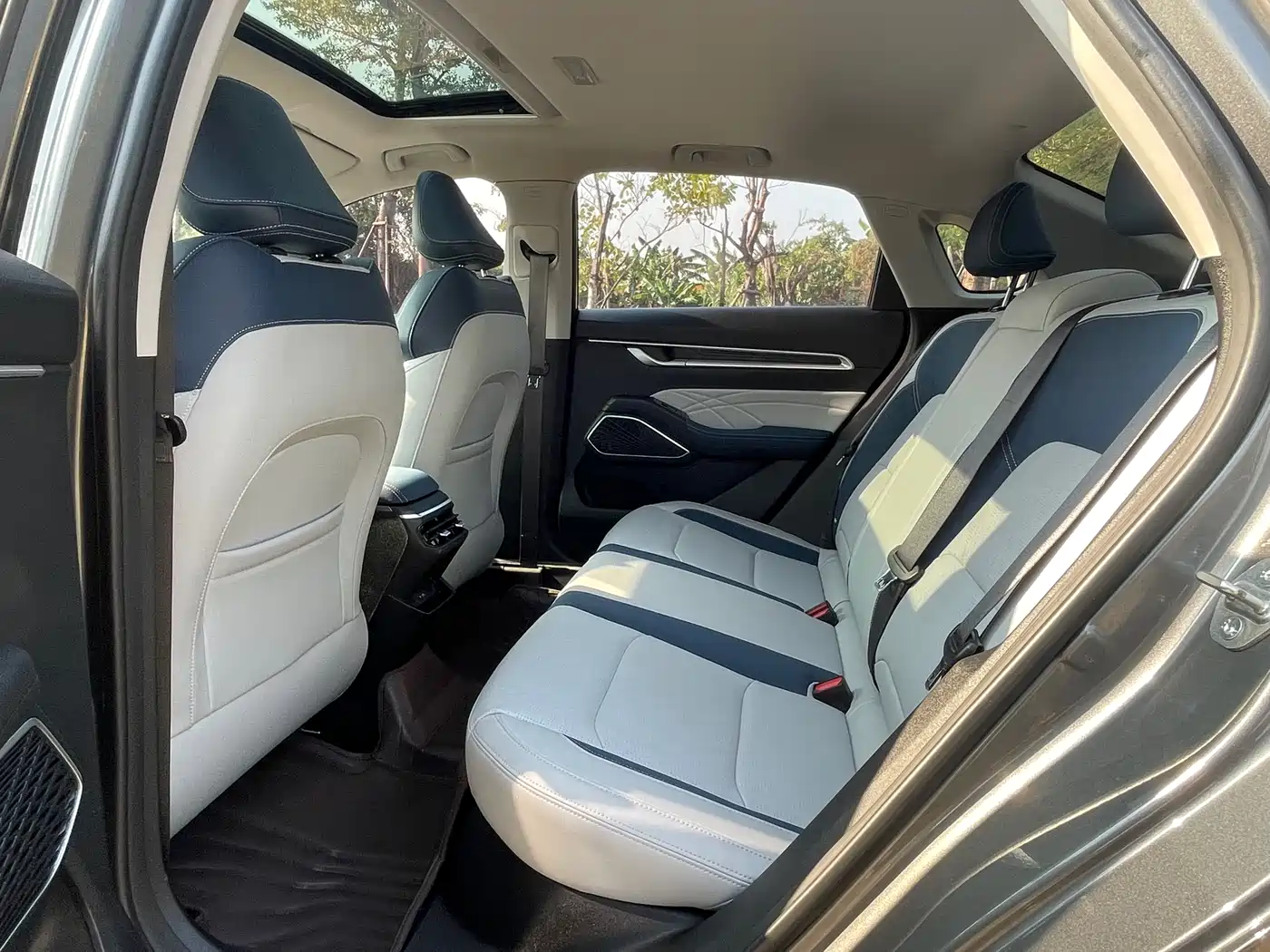 GEELY AUTOMOBILE EMGRAND