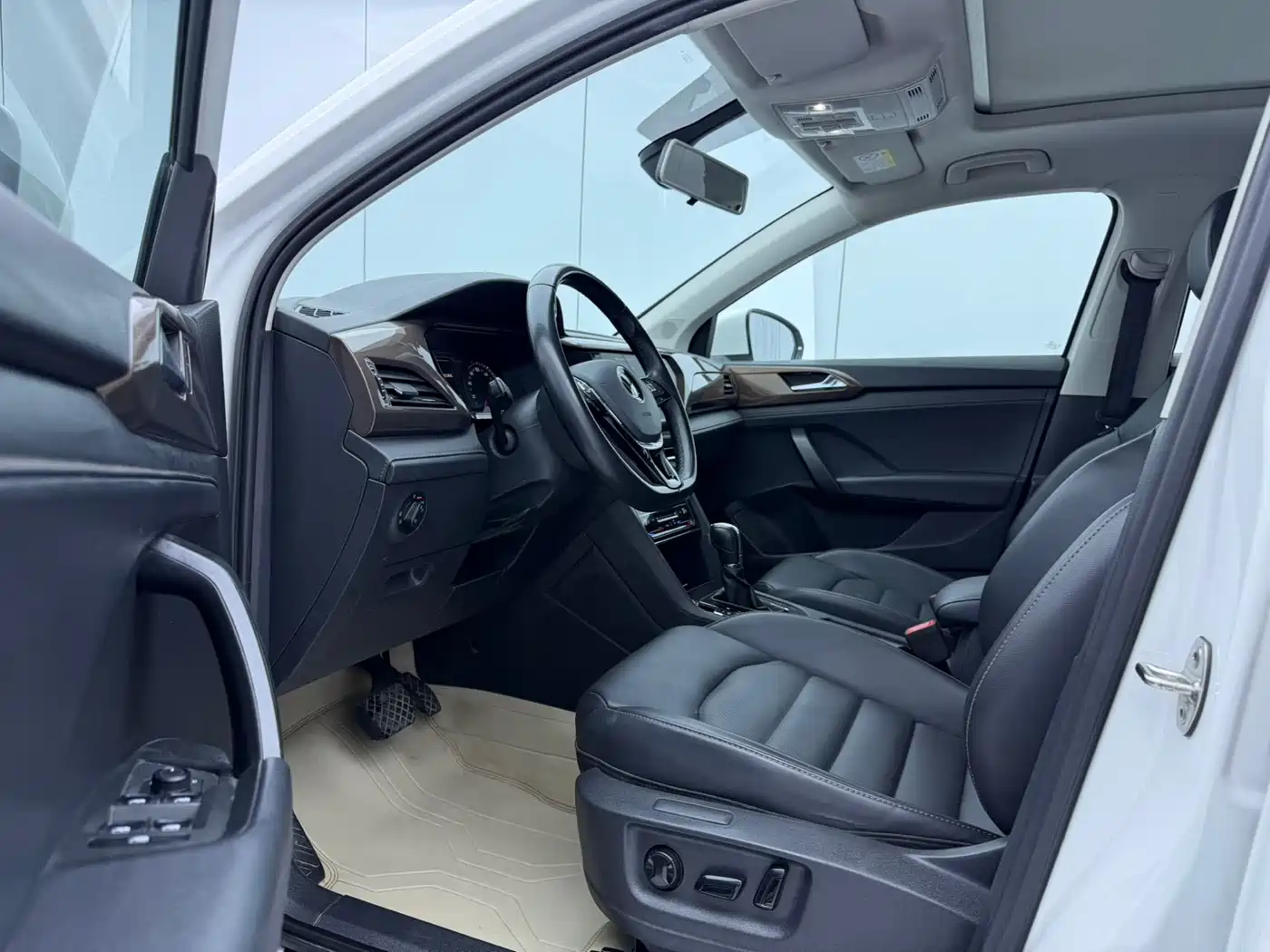 Volkswagen Tharu 2022 280TSI FWD Luxury Edition фото 7