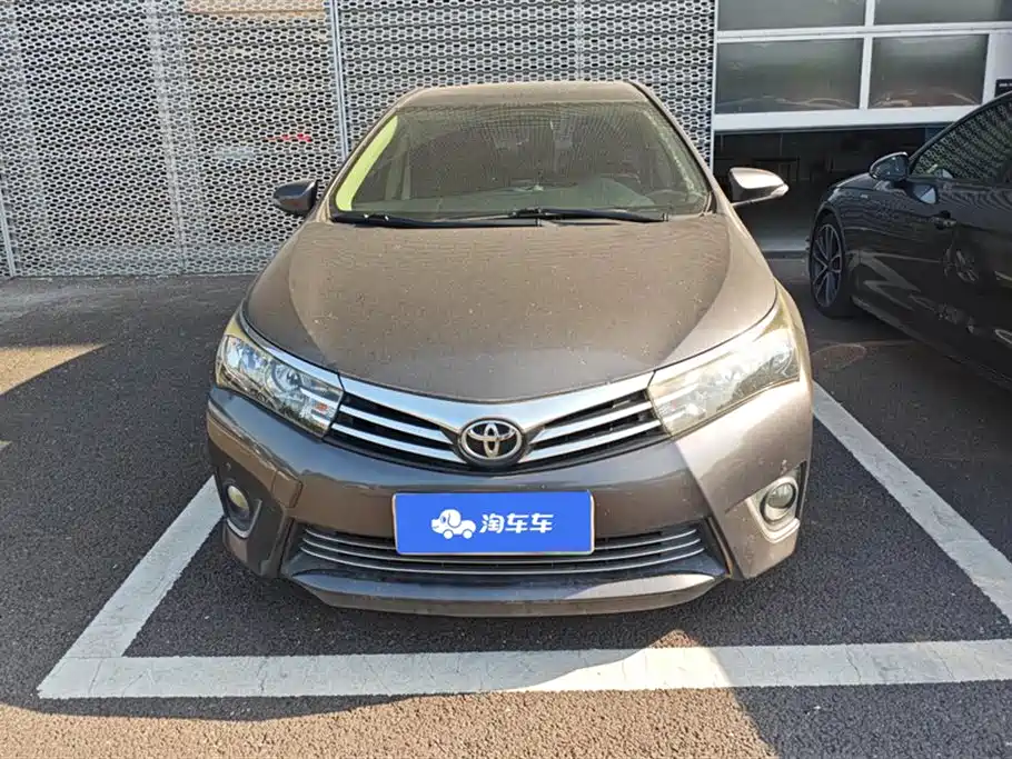 Toyota Corolla 2014 1.6L CVT GL-i фото 2
