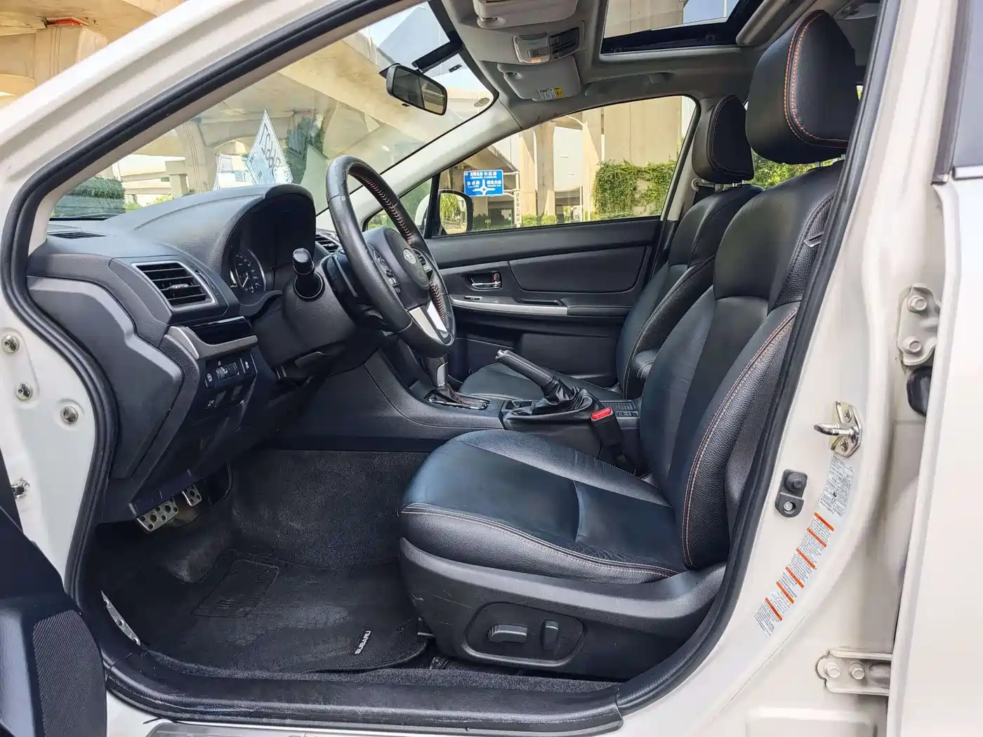 Subaru XV 2017 2.0i Luxury Edition фото 7