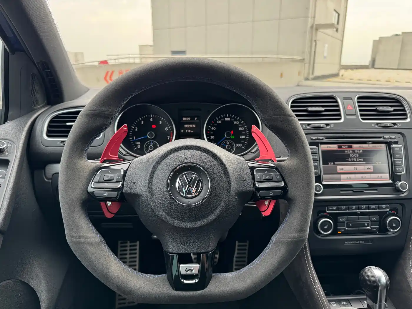 Volkswagen Golf (Import) 2011 2.0TSI R фото 10