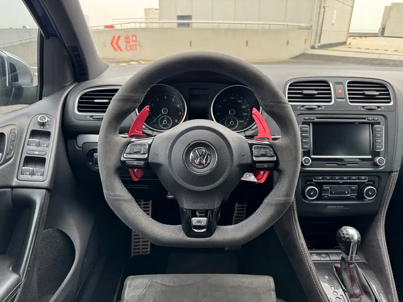 Volkswagen Golf (Import) 2011 2.0TSI R фото 9