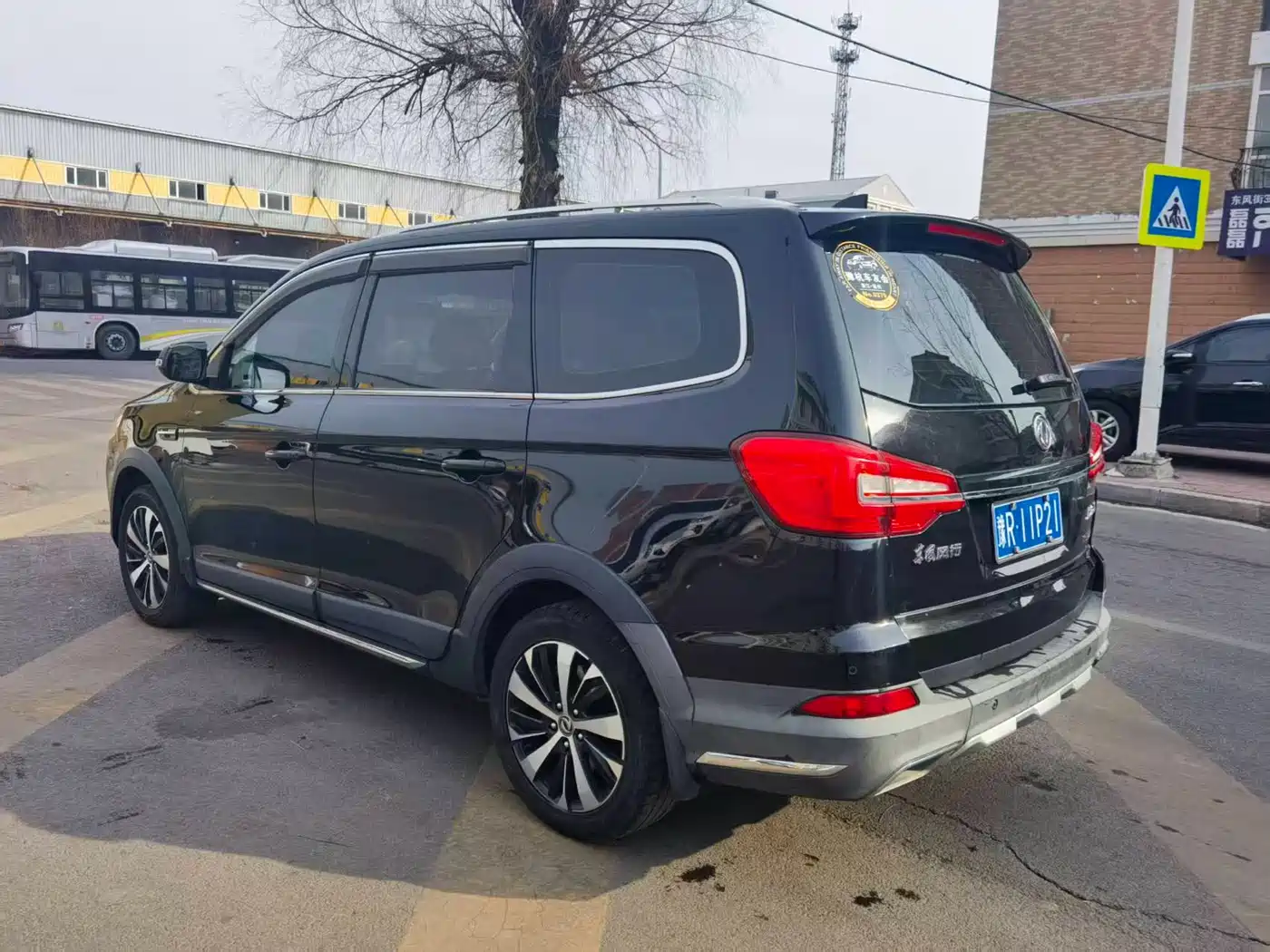 Dongfeng Fengxing Jingyi X6 2018 2017 Joy Series 1.5T CVT Luxury